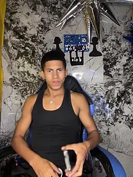 Snapshot of carlos_hot12 chatting on 03-16-26, 04:07 carlos hot12 online show from 03-16-26, 04:07