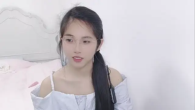 Snapshot of MIAOMIAO-666 chatting on 04-17-26, 07:44 MIAOMIAO-666 online show from 04-17-26, 07:44
