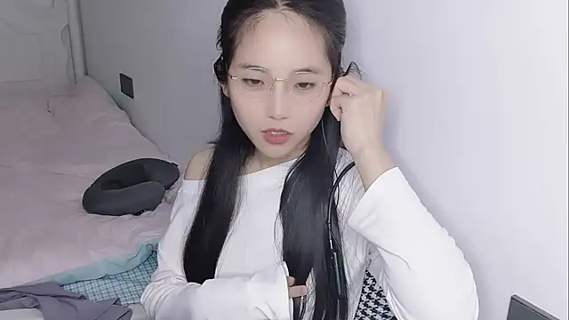 Snapshot of MIAOMIAO-666 chatting on 04-23-26, 10:47 MIAOMIAO-666 online show from 04-23-26, 10:47