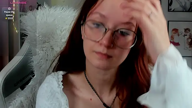 AmelieViolet online show from 06-24-26, 03:05