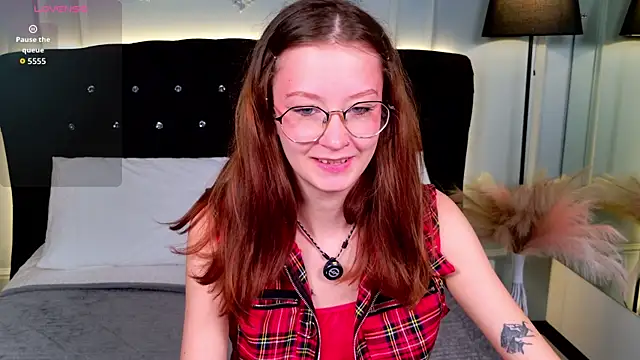 AmelieViolet online show from 06-26-26, 11:03