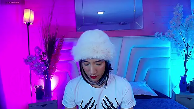 Snapshot of Izzy_foxxy chatting on 03-19-26, 01:15 Izzy foxxy online show from 03-19-26, 01:15