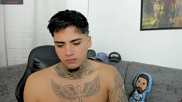 Snapshot of sweetlatinoboy chatting on 07-11-26, 09:34 sweetlatinoboy online show from 07-11-26, 09:34