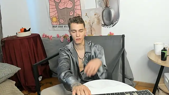 Shadow blink online show from 03-25-26, 12:11
