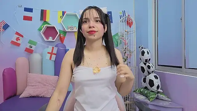 Snapshot of Isaa_Skinny chatting on 06-23-26, 03:48 Isaa Skinny online show from 06-23-26, 03:48