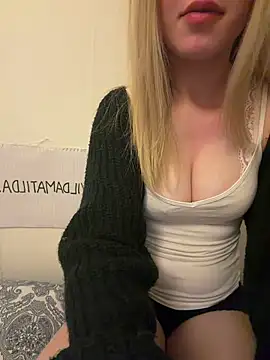 Snapshot of Lillamatilda chatting on 03-22-26, 12:14 Lillamatilda online show from 03-22-26, 12:14