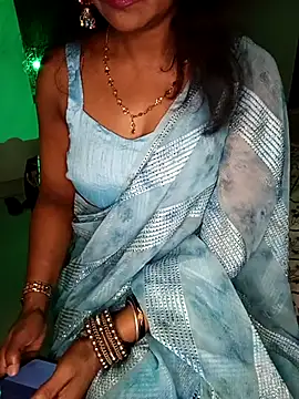 mayakapoor880 online show from 05-17-26, 06:48