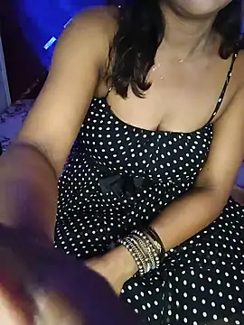 mayakapoor880 online show from 06-06-26, 07:57