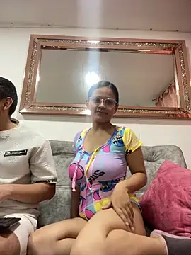 leoylia online show from 04-01-26, 04:57