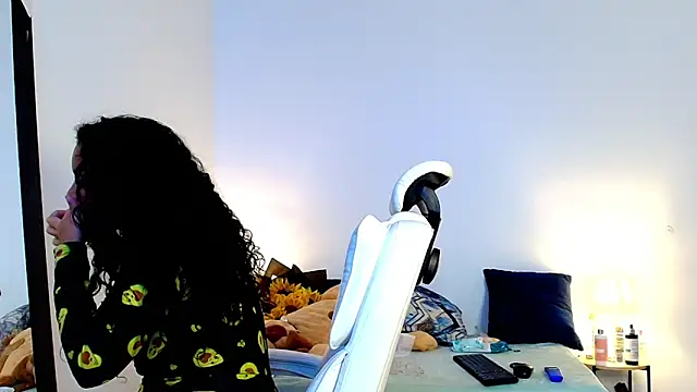 Luciianita lov199 online show from 05-11-26, 08:28