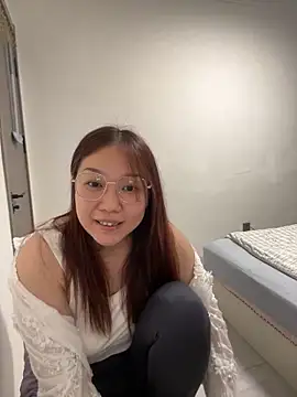 Snapshot of aabdd_2000 chatting on 03-19-26, 04:44 aabdd 2000 online show from 03-19-26, 04:44