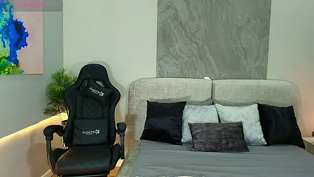 Snapshot of Megan_lux_ chatting on 07-28-26, 03:21 Megan lux online show from 07-28-26, 03:21