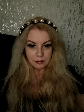 Snapshot of FionaCage chatting on 03-17-26, 06:33 FionaCage online show from 03-17-26, 06:33