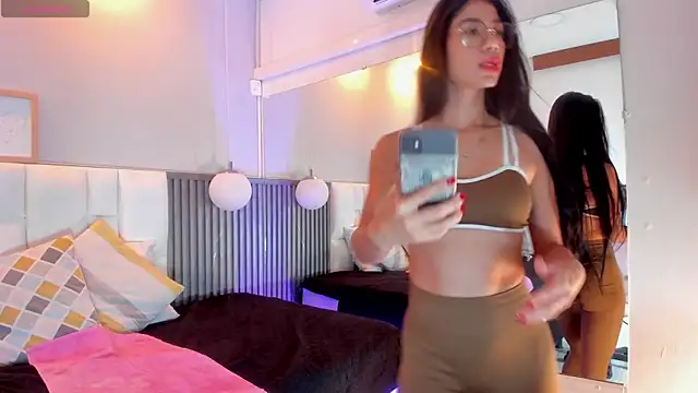 Snapshot of giana_gill chatting on 06-23-26, 11:30 giana gill online show from 06-23-26, 11:30