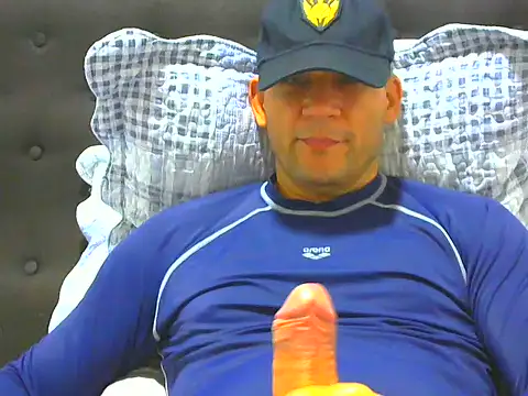 Snapshot of altenori chatting on 07-25-26, 01:25 altenori online show from 07-25-26, 01:25