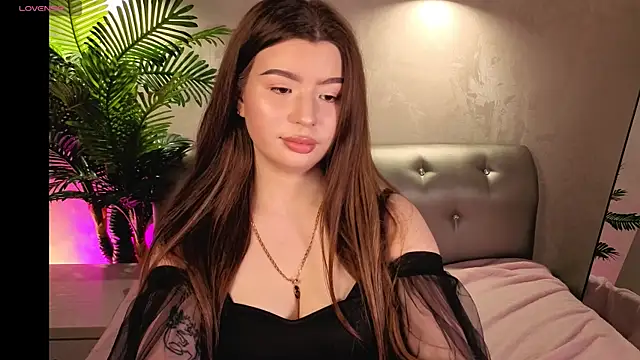 Sophia Everly online show from 04-28-26, 09:47