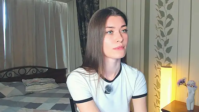 JulissaLipoma online show from 06-04-26, 07:25