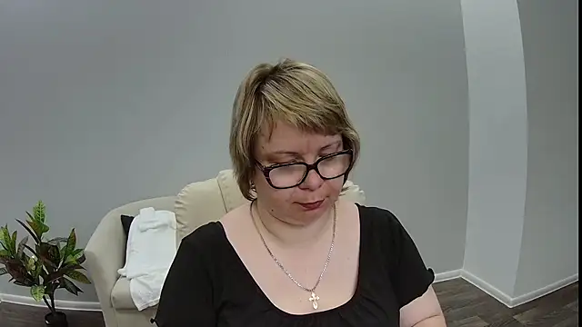 BonnnyBoobsy online show from 07-19-26, 06:11