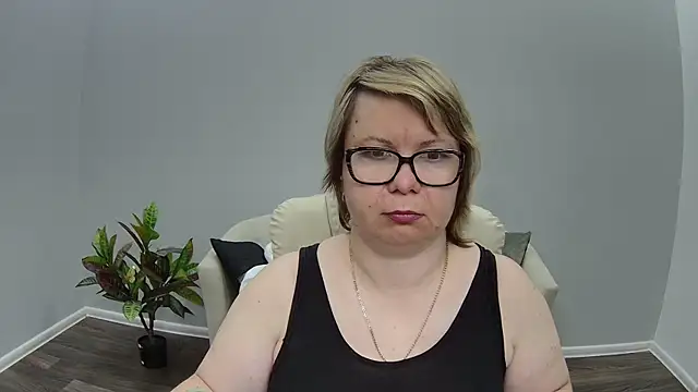 BonnnyBoobsy online show from 07-21-26, 06:10