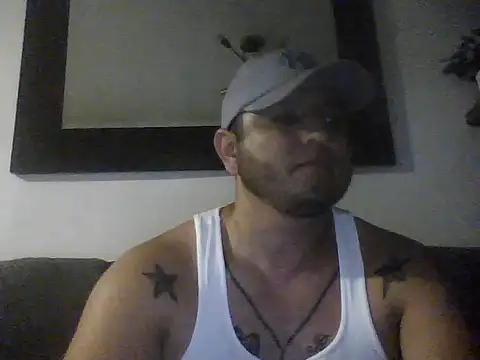 HOTB0Y18 online show from 04-22-26, 07:11