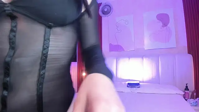 Snapshot of Maiasweet_ chatting on 04-26-26, 02:09 Maiasweet online show from 04-26-26, 02:09