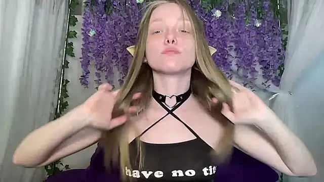 ElfGirlAna online show from 05-11-26, 02:45