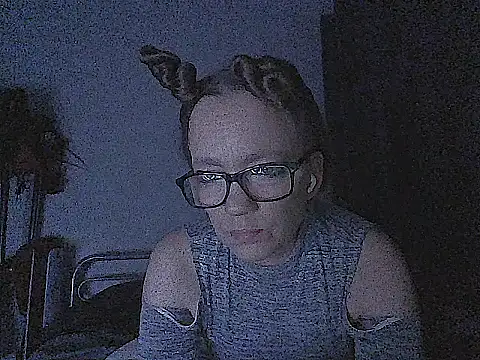 LizzieZ1975 online show from 05-09-26, 12:49