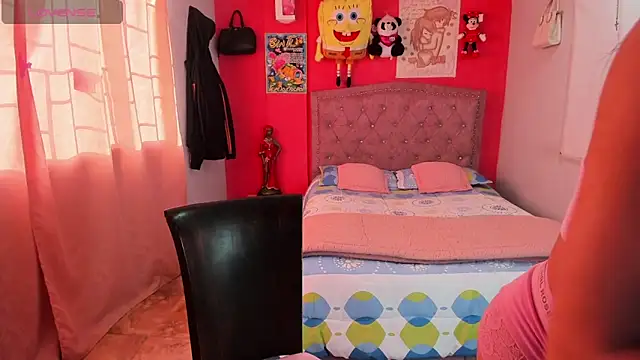Sofia Hot Latina online show from 06-18-26, 08:57