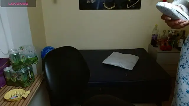 Miley Clarck online show from 04-16-26, 01:12