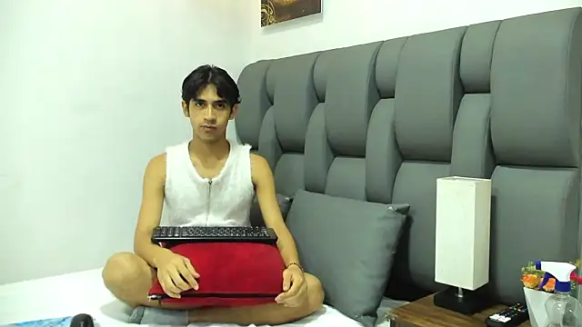 Snapshot of _ArchieBlu_ chatting on 03-19-26, 07:34 ArchieBlu online show from 03-19-26, 07:34