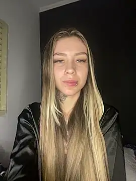 alyssa 22 online show from 07-04-26, 04:18