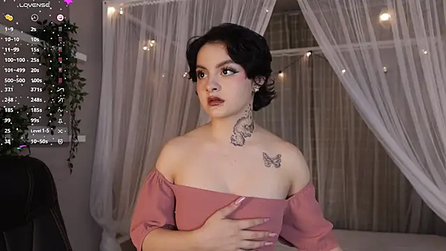  EmilyRouge  online show from 06-20-26, 04:04