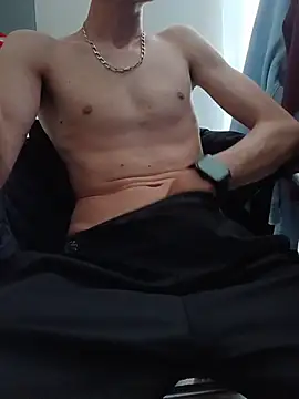 Snapshot of Skinboy06 chatting on 05-25-26, 02:34 Skinboy06 online show from 05-25-26, 02:34
