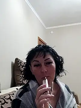 HelgaDennis online show from 04-19-26, 12:11
