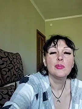 HelgaDennis online show from 04-26-26, 08:23