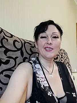 HelgaDennis online show from 06-28-26, 06:52