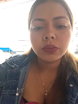 Snapshot of Yelii_ chatting on 04-24-26, 05:37 Yelii online show from 04-24-26, 05:37