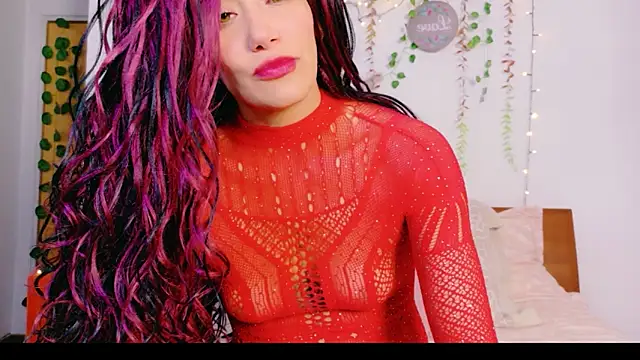 Snapshot of Ajua__Uva chatting on 05-10-26, 12:38 Ajua Uva online show from 05-10-26, 12:38