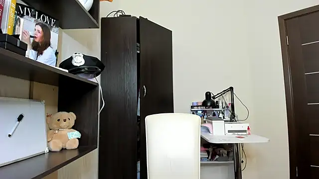 OhMyAlice online show from 06-19-26, 07:39
