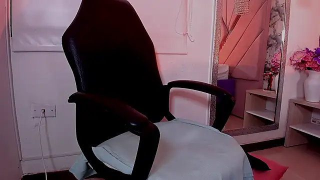 mia rouxx1 online show from 06-14-26, 05:53