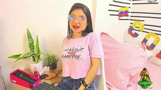 LindaCatalina  online show from 06-28-26, 01:17