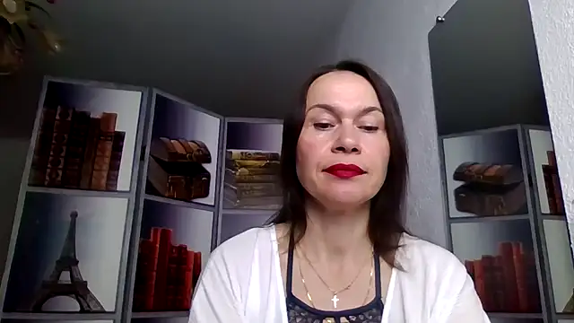 Selena Moo online show from 04-15-26, 07:26