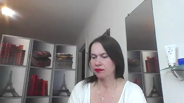Selena Moo online show from 05-31-26, 01:18