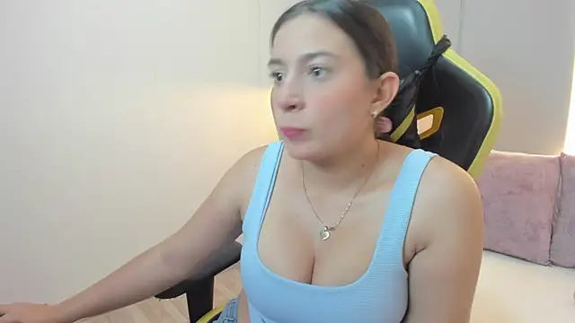 Snapshot of kira_relish chatting on 04-21-26, 11:16 kira relish online show from 04-21-26, 11:16