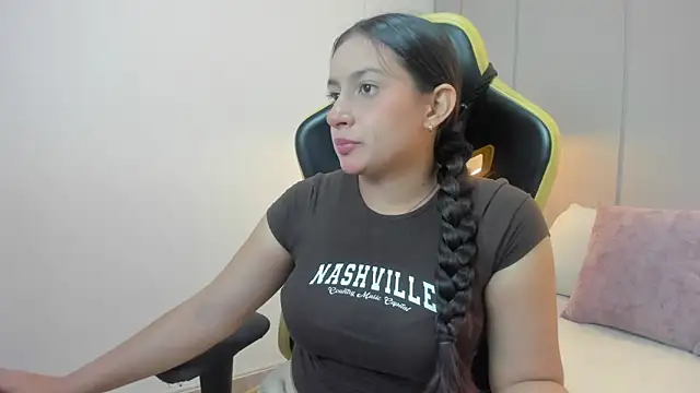 Snapshot of kira_relish chatting on 04-25-26, 11:13 kira relish online show from 04-25-26, 11:13