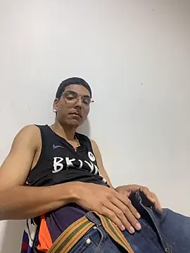 Snapshot of DominantVid chatting on 03-28-26, 08:58 DominantVid online show from 03-28-26, 08:58