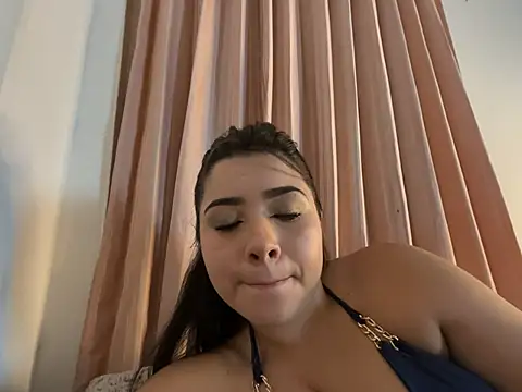 CamilaRougee online show from 05-25-26, 01:00