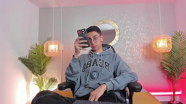 Snapshot of Gio_carangi chatting on 05-21-26, 02:40 Gio carangi online show from 05-21-26, 02:40