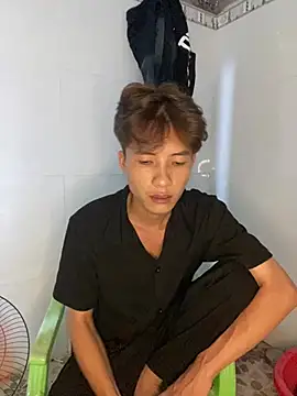Nguyencuong1999 online show from 05-31-26, 04:42