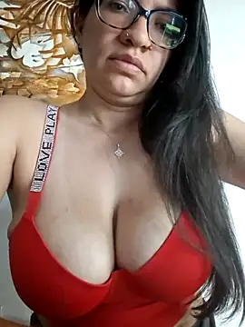 Gia-and-Lara online show from 03-29-26, 01:22